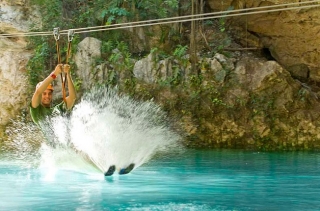  na água com tirolesas